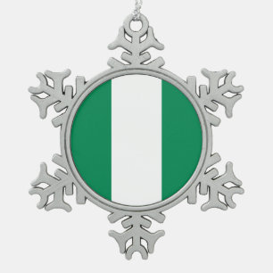 Schneeflocken mit nigerianischer Flagge Zinn-Ornament