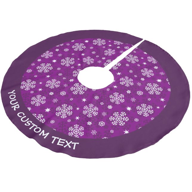Schneeflocken Muster auf Cadmium Lila Polyester Weihnachtsbaumdecke (Schrägansicht)