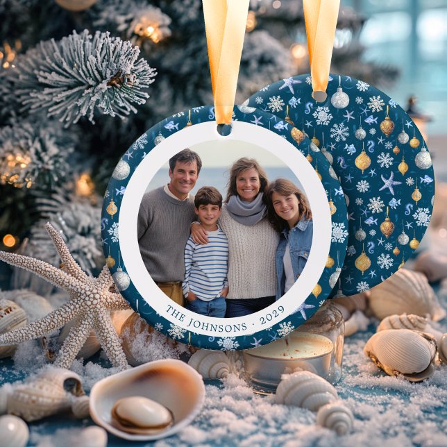 Schneeflocken & Nautical Family Weihnachten Foto Keramik Ornament (Snowflakes & Nautical Family Christmas Photo Ceramic Ornament)