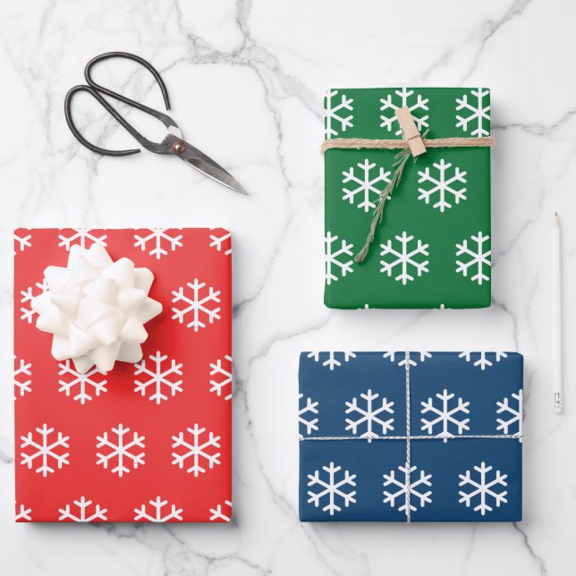 Schneeflocken Rot, Grün und Blau Weihnachten Geschenkpapier Set (Vorderseite)