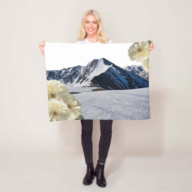 Schneegebirge und Blumen Fleece-Decke Fleecedecke (Beispiel)