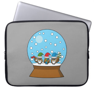 Schneeglobe mit drei Gnome-Würfeln Laptopschutzhülle