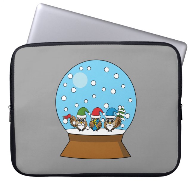 Schneeglobe mit drei Gnome-Würfeln Laptopschutzhülle (Vorderseite)