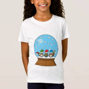 Schneeglobe mit drei Gnome-Würfeln T-Shirt