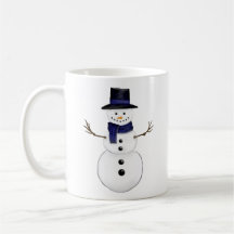 Schneemann mit blauem Schal und passender Mütze