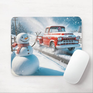 Schneemann mit einem roten Retro-LKW Mousepad