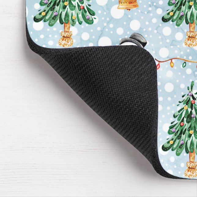 Schneemann mit Tannenbaum im Aquarellmuster Mousepad (Ecke)