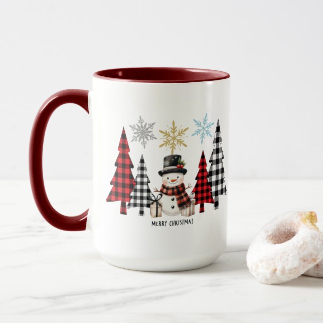 Schneemann und Karierter Weihnachtsbaum - Gemütlic Tasse (Mit Donut)