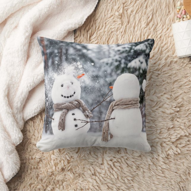 Schneemänner beim Schneeballkampf Kissen (Decke)