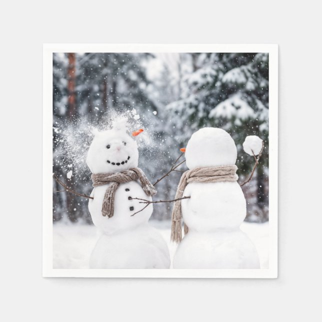 Schneemänner beim Schneeballkampf Serviette (Vorderseite)