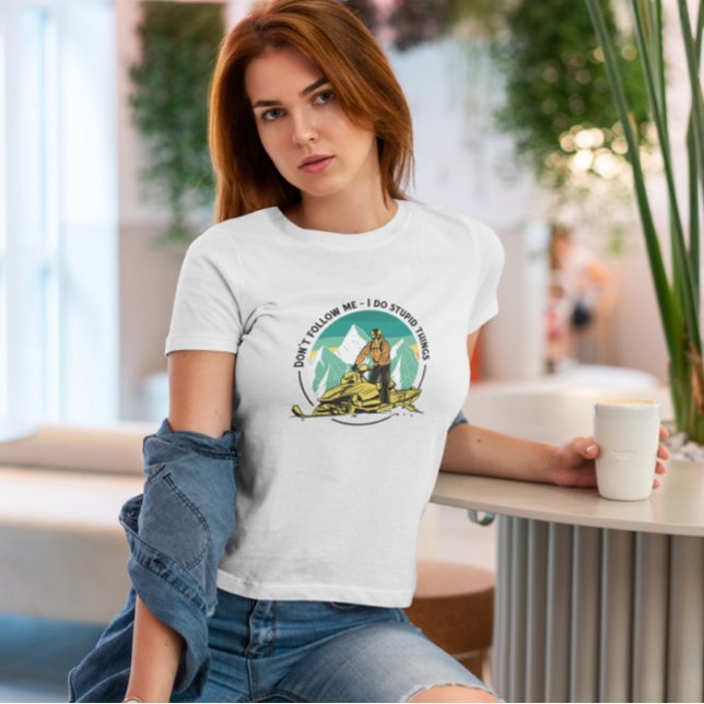 Schneemobil und Berge T-Shirt (Von Creator hochgeladen)