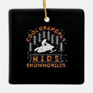 Schneemobilfahren - Coole Omas fahren Schneemobile Keramikornament