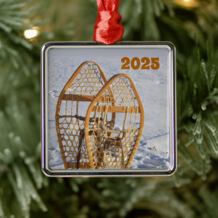 Schneeschuhe im Schneeschmuck Ornament Aus Metall