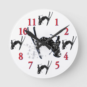 Schneeschuhfahrer - Zeit zum Skifahren Runde Wanduhr