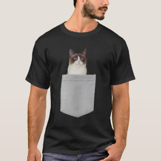 Schneeschuhkatze in der Tasche T-Shirt
