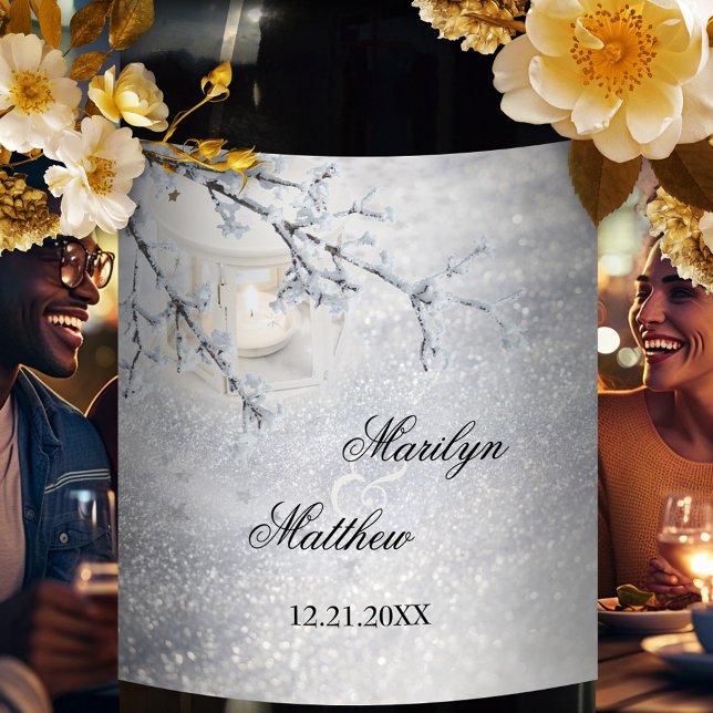 Schneeweihnachtsweinmarke Weinetikett (Wedding wine label featuring sparkling snow with a candle lit lantern and snow covered branch)