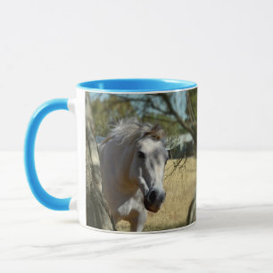 "Schneeweiß: Das majestätische Steed" Tasse