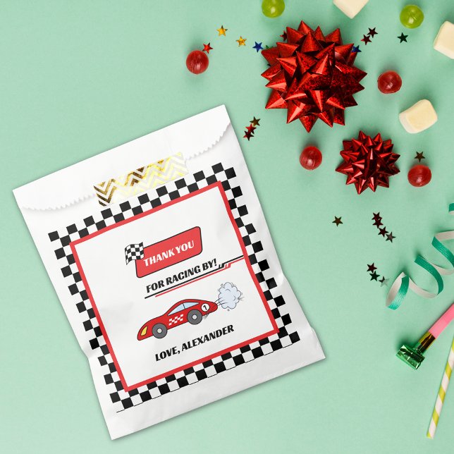 Schnell ein roter Retro-Rennwagen zum Thema Geburt Geschenktütchen (Von Creator hochgeladen)