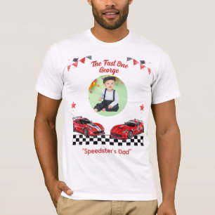 Schneller Eins Roter und Schwarzer Rennwagen Speed T-Shirt
