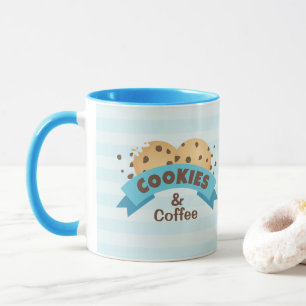 Schokolade Chip Cookies und Kaffeedesign auf einer Tasse