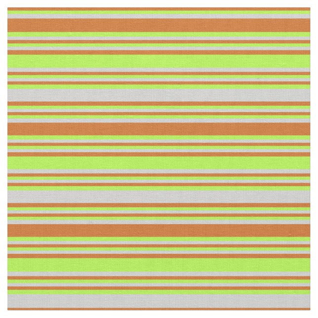 Schokolade, hellgrüne und hellgraue Linien Stoff (Nahaufnahme)