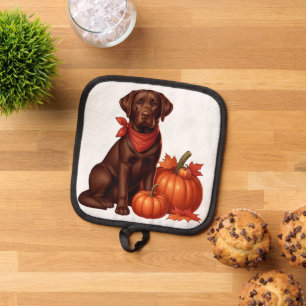 Schokolade Labrador mit Red Bandana von Pumpkins Topflappen