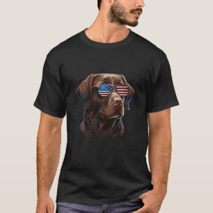 Schokolade Labrador mit US-Sonnenbrille auf T-Shirt