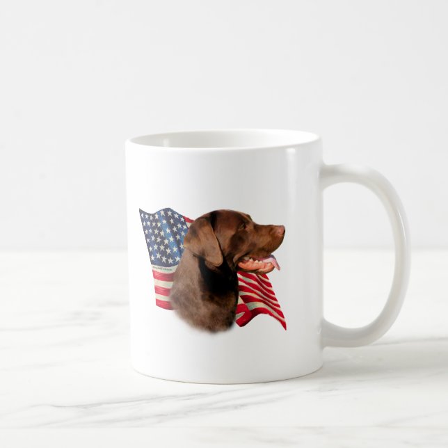 Schokolade Labrador Retriever American Flag Kaffeetasse (Rechts)