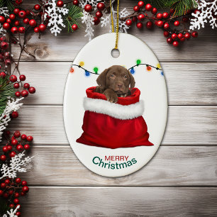 Schokolade Labrador Welpe in Holiday Gift Bag Keramik Ornament