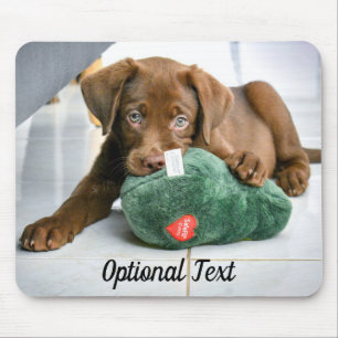 Schokolade Labrador Welpe mit Spielzeug Mousepad