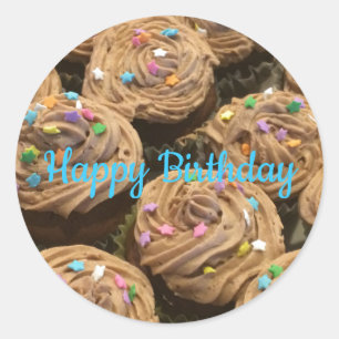 Schokoladen-Frosting-Geburtstagscupcakes Runder Aufkleber