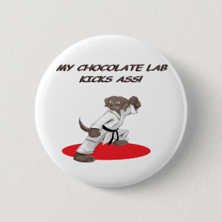 Schokoladen-Karate-Labrador Button
