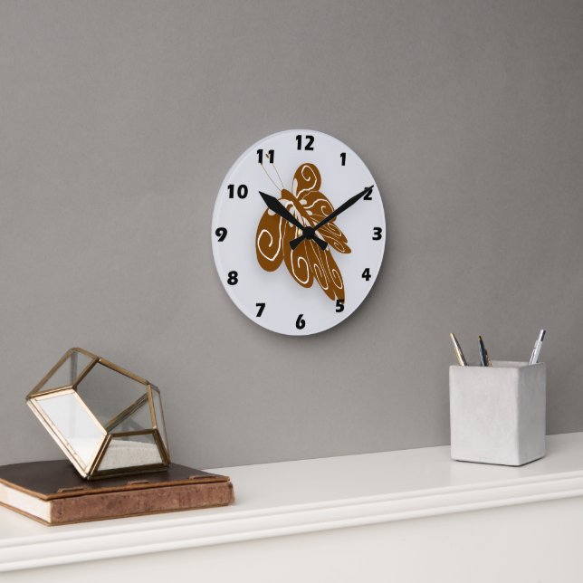 Schokoladenfarbene Schmetterlingsdesign Runde Wanduhr (Büro)