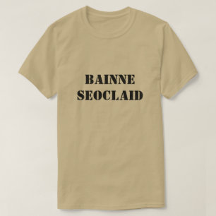Schokoladenmilch aus schottischem Bainnseoclaid im T-Shirt