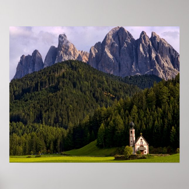 Schöne abgeschiedene einsame Kirche genannt Rainui Poster (Vorne)