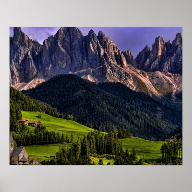 Schöne abgeschiedene einsame Kirche St Maddalena Poster (Vorne)