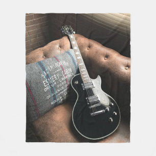 Schöne akustische Gitarre Fleecedecke