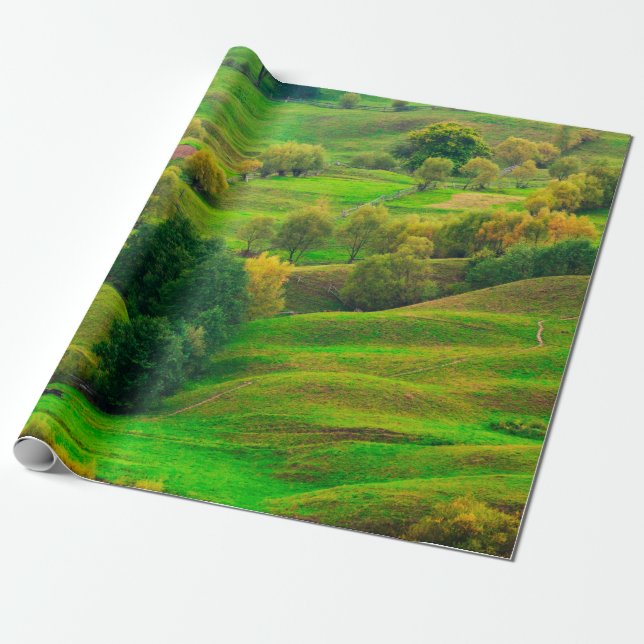 Schöne Berglandschaft im Abend Sonnenlicht.  Geschenkpapier (Ungerollt)