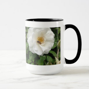 Schöne Biene auf Rose Kunst, Natur Fotografie Tasse