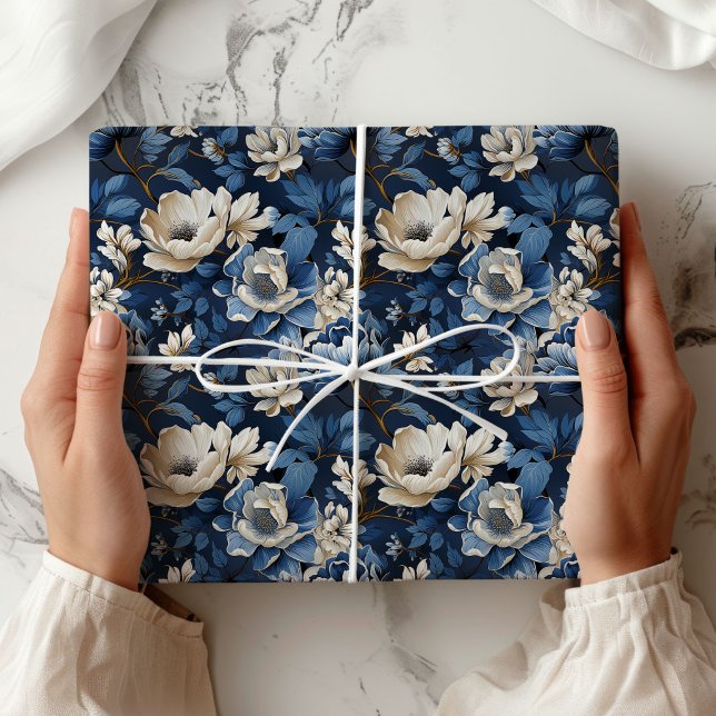 Schöne blaue Elfenbein-Blumen-Dekor-Verpackung Geschenkpapier (Beautiful Blue Ivory Floral Decorative Wrapping Paper)