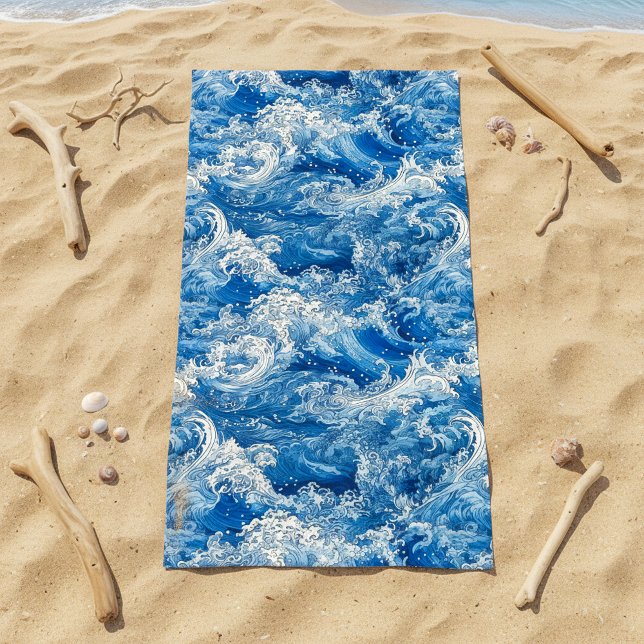 Schöne, blaue Ozeanwellen Strandtuch (Beautiful crashing blue ocean waves beach towel.)