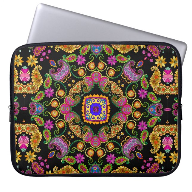 Schöne Blumendekoration mit hellen Blume und Laptopschutzhülle (Vorderseite)