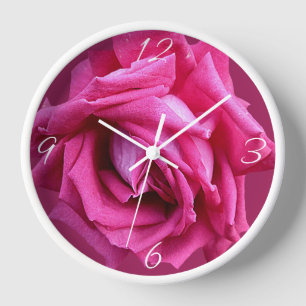 Schöne, blumengeschmückte hübsche Rosa Rose Modern Uhr