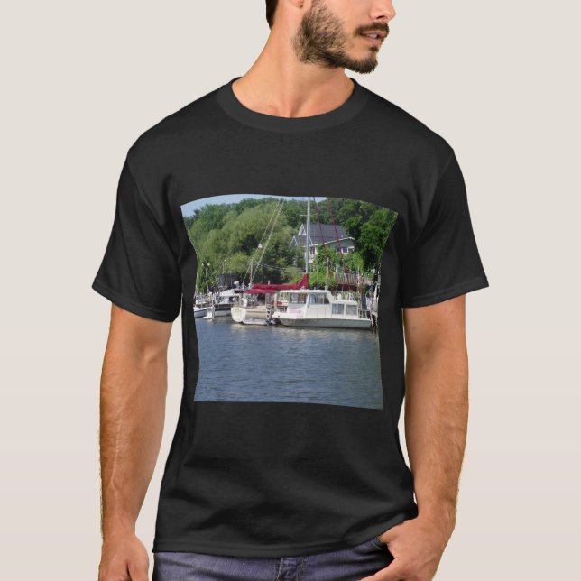 Schöne Boote und Dock T-Shirt (Vorderseite)