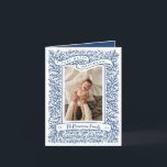 Schöne Branchen Dunkelblaue Hanukkah-Foto-Karte Feiertagskarte<br><div class="desc">In diesem handgezeichneten Foto gibt es viele Branchen und winzige Beeren. Das Blendenband lautet "A Very Happy Hanukkah" - die Grafik kann in Farbe geändert oder gelöscht werden, sodass Sie Ihre eigene Grußschrift hinzufügen können. Nachstehend Familienname und Jahr, optionaler Bereich für eine Nachricht auf der Rückseite, oder Sie können entfernen...</div>