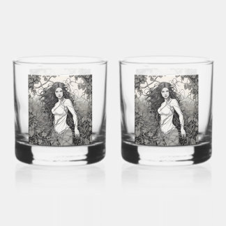 Schöne Brünette Frau im Zeichn Whiskyglas
