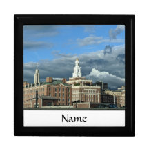 Schöne City-Skyline auf der Sake-Box