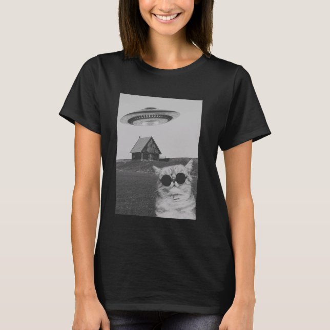 Schöne Coole Katze mit Raumschiff T-Shirt (Vorderseite)