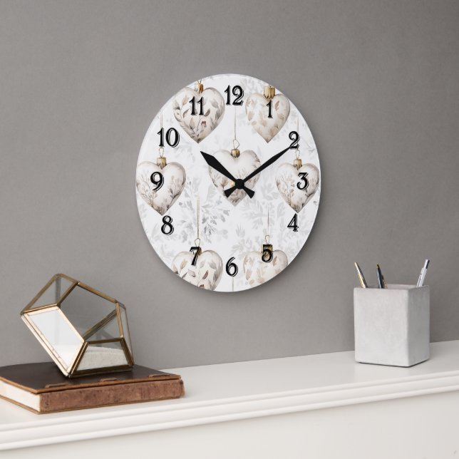 Schöne cremefarbene Herz-Ornamente Große Wanduhr (Büro)
