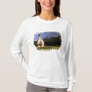 Schöne einsame einsiedlerische Kirche namens Rainu T-Shirt